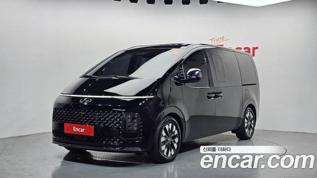 Hyundai Staria 2023 — ფოტო 1/20