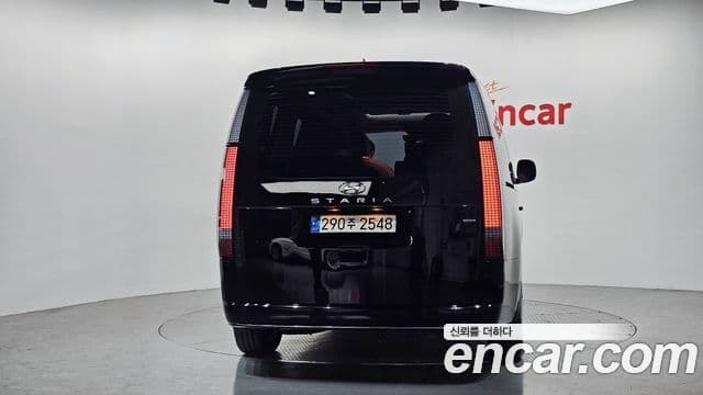 Hyundai Staria 2023 — ფოტო 4/20