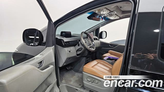 Hyundai Staria 2023 — ფოტო 10/20