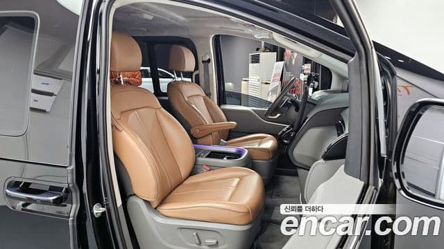 Hyundai Staria 2023 — ფოტო 12/20
