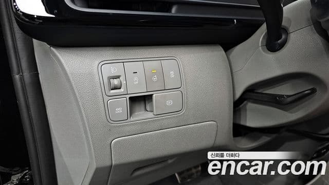 Hyundai Staria 2023 — ფოტო 14/20
