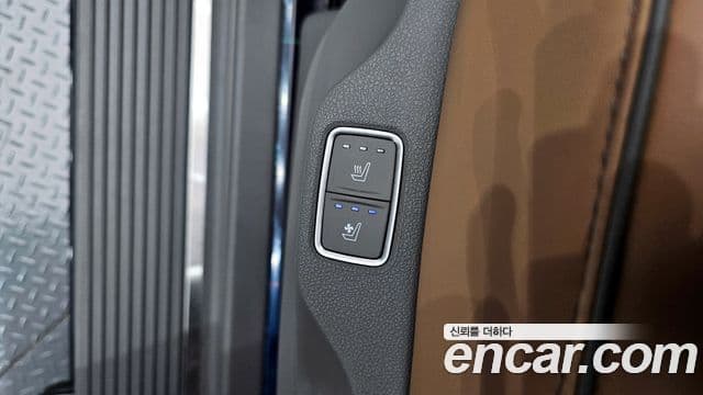 Hyundai Staria 2023 — ფოტო 18/20