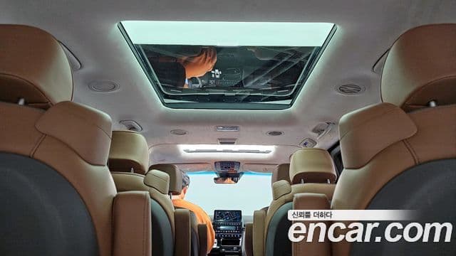 Hyundai Staria 2023 — ფოტო 19/20