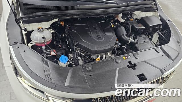 Kia Carnival 2021 — ფოტო 14/20