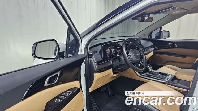 Kia Carnival 2021 — Photo 8/20