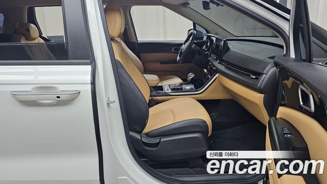 Kia Carnival 2021 — ფოტო 4/20