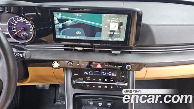 Kia Carnival 2021 — ფოტო 3/20