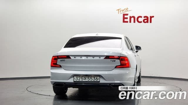 Volvo S90 2020 — ფოტო 17/20
