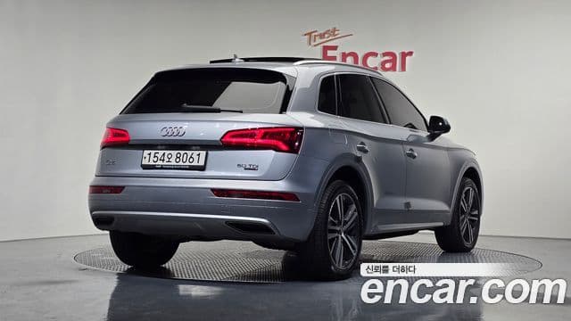 Audi Q5 2020 — Şəkil 2/20