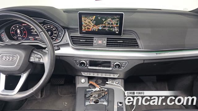 Audi Q5 2020 — Şəkil 14/20