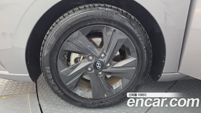 Hyundai The New Avante Hybrid 2020 — ფოტო 19/20
