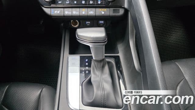 Hyundai The New Avante Hybrid 2020 — ფოტო 13/20