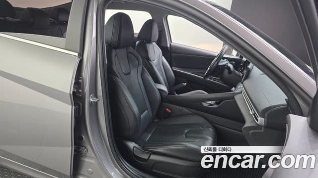 Hyundai The New Avante Hybrid 2020 — ფოტო 9/20