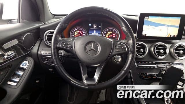 Mercedes-Benz GLC-Class 2019 — ფოტო 13/20