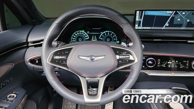 Genesis GV70 2022 — ფოტო 14/20