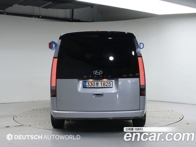 Hyundai Staria 2022 — ფოტო 4/20