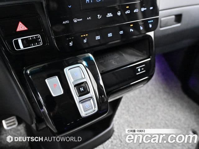 Hyundai Staria 2022 — ფოტო 8/20