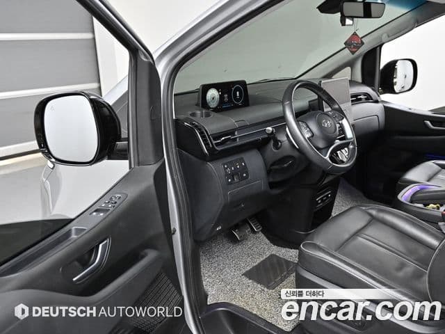 Hyundai Staria 2022 — ფოტო 11/20
