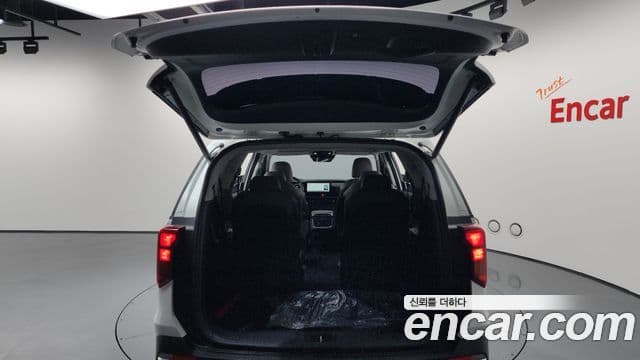 Kia Carnival 2024 — Photo 18/20