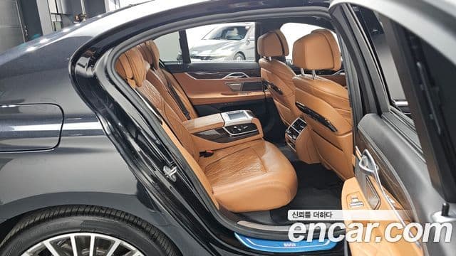 BMW 7 Series 2019 — Şəkil 12/20