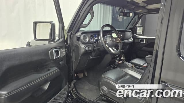 Jeep Wrangler 2021 — ფოტო 11/20
