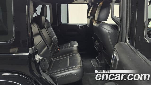 Jeep Wrangler 2021 — ფოტო 12/20