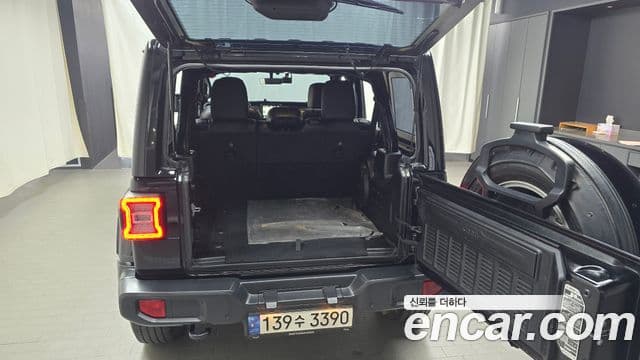 Jeep Wrangler 2021 — фото 20 из 20