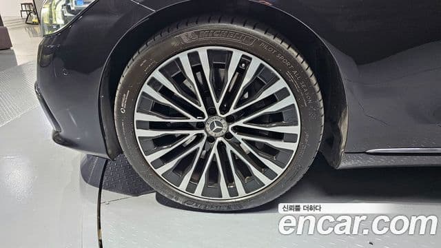 Mercedes-Benz S-Class 2021 — Photo 4/20