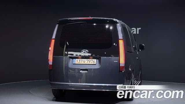 Hyundai Staria 2023 — ფოტო 4/20