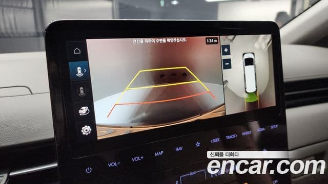 Hyundai Staria 2023 — ფოტო 15/20