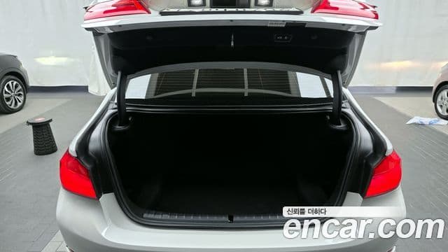 BMW 5 Series 2019 — Şəkil 20/20
