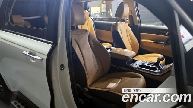 Kia Carnival 2022 — ფოტო 12/20