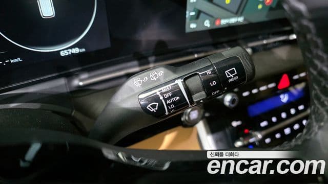 Kia Carnival 2022 — ფოტო 17/20