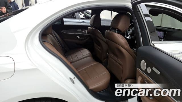 Mercedes-Benz E-Class 2021 — Şəkil 12/20