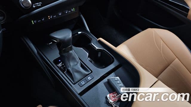 Lexus ES300h 2023 — Şəkil 9/20