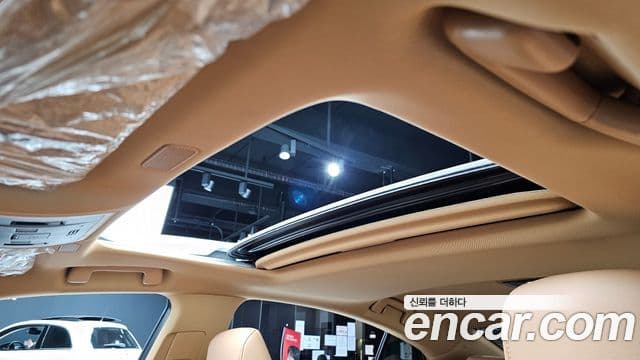 Lexus ES300h 2023 — Şəkil 18/20