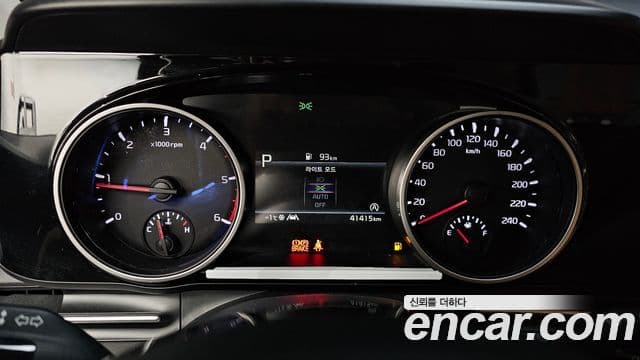Kia Carnival 2020 — Photo 16/20