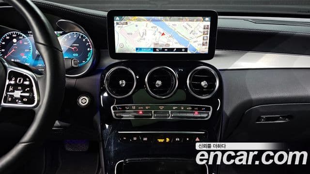 Mercedes-Benz GLC-Class 2021 — Photo 11/20