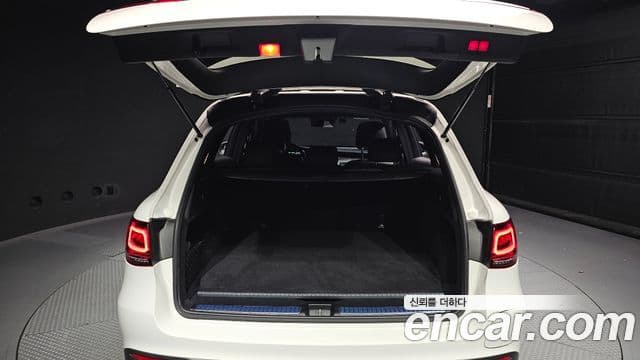 Mercedes-Benz GLC-Class 2021 — Photo 12/20