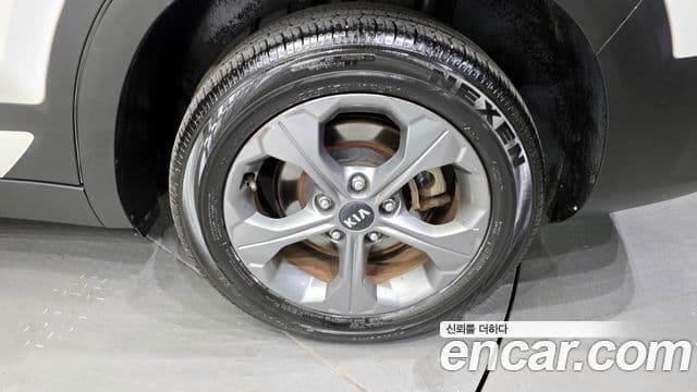 Kia Seltos 2021 — Şəkil 14/20