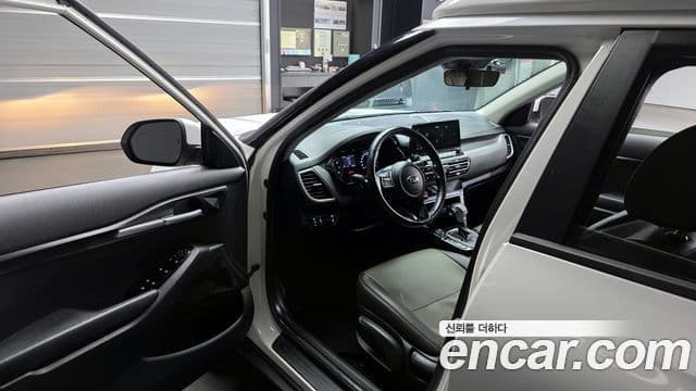 Kia Seltos 2021 — Şəkil 19/20