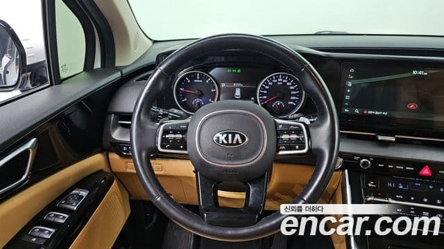 Kia Carnival 2020 — ფოტო 14/20
