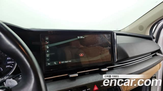 Kia Carnival 2020 — ფოტო 17/20