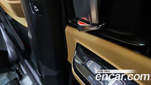 Kia Carnival 2020 — ფოტო 19/20