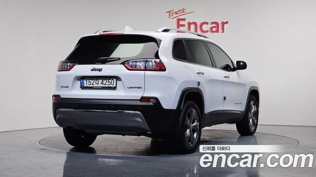 Jeep Cherokee 2021 — ფოტო 2/20