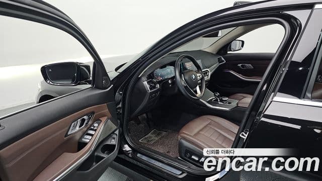 BMW 3 Series 2021 — фото 11 из 20