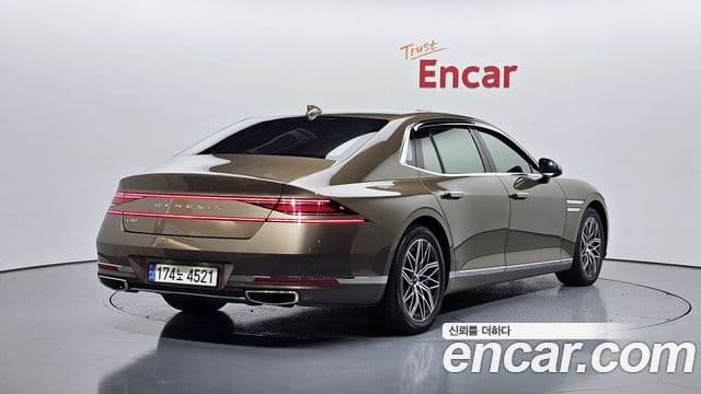 Genesis G90 2022 — Photo 12/20