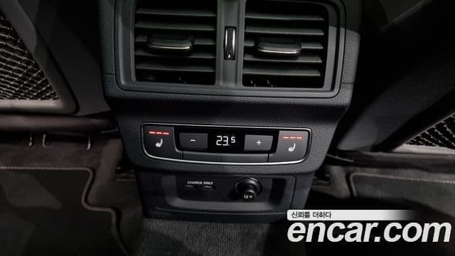 Audi SQ5 2023 — ფოტო 19/20