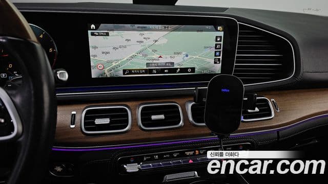 Mercedes-Benz GLS-Class 2020 — ფოტო 15/20