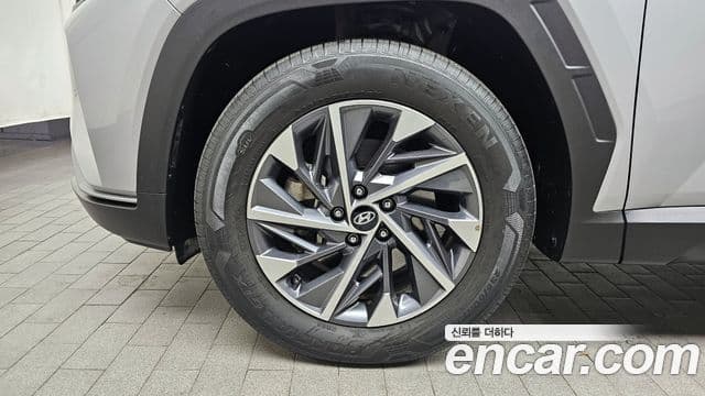 Hyundai Tucson Hybrid 2020 — Photo 13/20